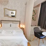 Zoilo Rooms Self Check-In